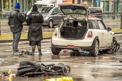 Terroranschlag in M?nchen, Auto f?hrt in Menschenmenge, Tatort, M?nchen, 13. Februar 2025-stock-foto