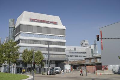 Werksgeb?ude 2, Porsche Hauptwerk, Schwieberdinger Stra?e, Porscheplatz, Zuffenhausen, Stuttgart, Baden-W?rttemberg, Deu-stock-foto