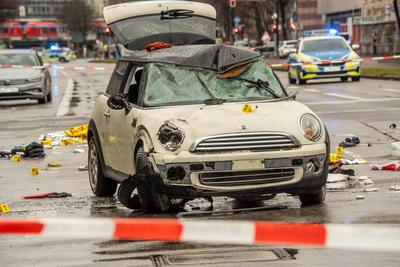 Terroranschlag in M?nchen, Auto f?hrt in Menschenmenge, Tatort, M?nchen, 13. Februar 2025-stock-foto