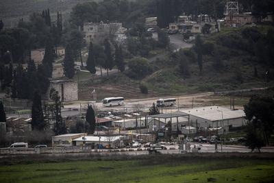 View of the Israeli Hawara camp. After a Palestinian tried to run over soldiers at the Shomron military gate, the car was shot at, killing the Palestinian-stock-foto
