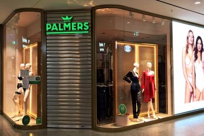 RECORD DATE NOT STATED. Insolvenz. Der ?sterreichische W?scheanbieter Palmers Textil AG hat beim Landesgericht Wiener Ne-stock-foto