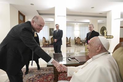 ITALY-VATICAN POPE FRANCIS DURING PRIVATE AUDIENCE WITH MR.MARK THOMPSON,PRESIDENT AND CHIEF EXECUTIVE OFFICER OF CNN 2025-02-14-stock-photo
