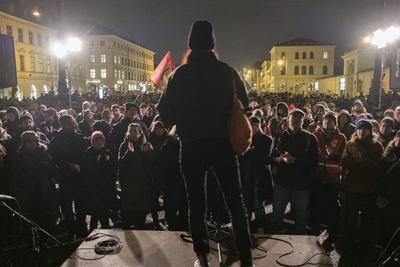 13.02.2025, Solidarit?tskundgebung, M?nchen: Anl?sslich des mutma?lichen Anschlages und der politisch daraus bahngebroch-stock-foto
