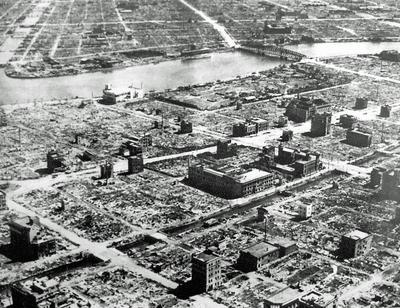 BOMBING JAPAN TOKYO The bombing of Tokyo (Operation Meetinghouse) during the night of March 9-10, 1945, was the single d-stock-photo