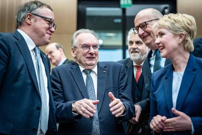 1051. Sitzung des Bundesrates - Mario Voigt, Reiner Haseloff, Armin Willingmann, Dietmar Woidke, Manuela Schwesig (von links)-stock-foto