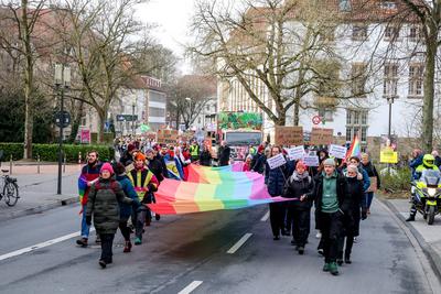 Demonstrationszug des CSD M?nster e.V. auf der Universit?tsstra?e-stock-photo