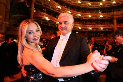 ORNELLA MUTI und Hans-Joachim Frey Semper Opernball im Dresden am 20.01.2012 Copyright: xJamesxColdreyx-stock-photo