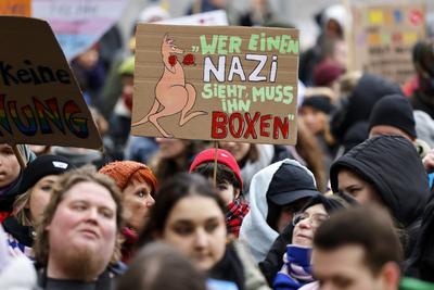 Gro?-Demo W?hl Liebe-stock-photo