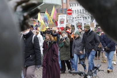 Kundgebung gegen Rechts-stock-foto
