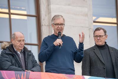 Silberlocken Gysi, Bartsch, Ramelow, Balkonrede an ihre Anh?nger, Wahlkampf Die Linke, Leipzig, 14. Februar 2025-stock-foto