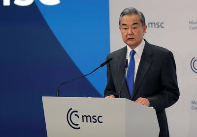 Der chinesische Direktor der Zentralen Kommission f?r ausw?rtige Angelegenheiten, Wang Yi, bei seiner Ansprache an der M?nchner Sicherheitskonferenz.-stock-photo