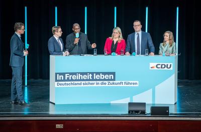 CDU-Grundsatzprogrammkonferenzen Motto Grunds?tzlich CDU die Deutschlandtour 2024 Abschluss-Konferenz in Berlin Auf der-stock-foto