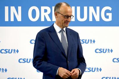 Dachau, 15.02.2025 CDU-Chef Friedrich Merz hielt eine Rede vor Dachauer B?rgern, B?rgerinnen, Wirtschaftsvertretern, Lan-stock-photo