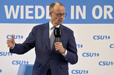 Dachau, 15.02.2025 CDU-Chef Friedrich Merz hielt eine Rede vor Dachauer B?rgern, B?rgerinnen, Wirtschaftsvertretern, Lan-stock-photo