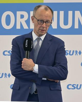 Dachau, 15.02.2025 CDU-Chef Friedrich Merz hielt eine Rede vor Dachauer B?rgern, B?rgerinnen, Wirtschaftsvertretern, Lan-stock-photo