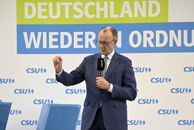 Dachau, 15.02.2025 CDU-Chef Friedrich Merz hielt eine Rede vor Dachauer B?rgern, B?rgerinnen, Wirtschaftsvertretern, Lan-stock-photo