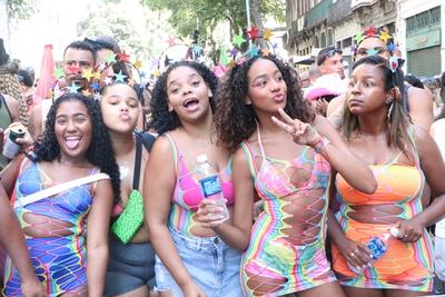 Leo Santana (Gold Block) at the pre-carnival in Rio-stock-foto
