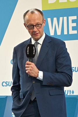 Dachau, 15.02.2025 CDU-Chef Friedrich Merz hielt eine Rede vor Dachauer B?rgern, B?rgerinnen, Wirtschaftsvertretern, Lan-stock-photo