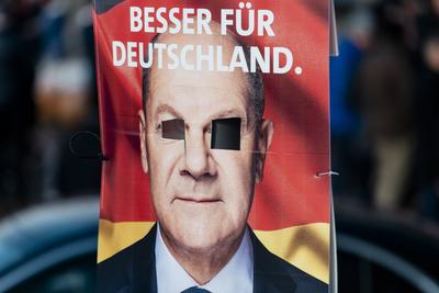 AfD-Kundgebung und Gegendemonstration in Berlin-Marzahn, am 15.02.2025-stock-foto