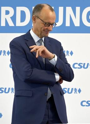 Dachau, 15.02.2025 CDU-Chef Friedrich Merz hielt eine Rede vor Dachauer B?rgern, B?rgerinnen, Wirtschaftsvertretern, Lan-stock-photo