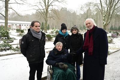 Hasso von Lenski mit Tochter Ulrike von Lenski und Enkelin Bonny von Lenski und Christel Bodensteins Sohn Mirko Wolf und-stock-photo