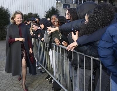 Meeting Queen Mathilde and the writer Genevi?ve Damas in a college in Anderlecht-stock-foto