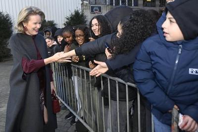 Meeting Queen Mathilde and the writer Genevi?ve Damas in a college in Anderlecht-stock-foto