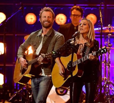 13 November 2019 - Nashville, Tennessee - Dierks Bentley, Sheryl Crow. 51st Annual CMA Awards, Country Music s Biggest N-stock-photo