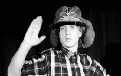Bildnummer: 56670301  Datum: 01.12.1987  Copyright: imago/teutopressHerman van Veen (Liedermacher) 12/87 rag Herman van Veen im Dezember 1987 im Liederzirkus (ZDF) Niederlande Holl?nder Holland Niederl?nder holl?ndischer niederl?ndischer Mann Kabarett Entertainer Entertainment Liedermacher Musiker Musik Komponist Autor Schriftsteller Kinderbuchautor Theater Drehbuchautor Comedy Comedian Schauspieler Regisseur Netherlands Man Entertainer Singer Songwriter Comedy Actor Comedian Director Karohemd Kopfbekleidung Hut quer halb gestikulierend Hand neutral sw People xcb x0x 1987 quer  56670301 Date 01 12 1987 Copyright Imago teutopress Herman van Veen Songwriter 12 87 RAG Herman van Veen in December 1987 in  ZDF Netherlands Dutchman Holland Dutchman Dutch Dutch Man Cabaret Entertainer Entertainment Songwriter Musician Music Composer Author Writer Childrenu0026#39;s book author Theatre Scriptwriter Comedy Comedian Actor Director Netherlands Man Entertainer Singer Songwriter Comedy Actor Comedian Director Diamonds shirt head wear Hat horizontal half gesticulating Hand neutral black and white Celebrities  x0x 1987 horizontal-stock-foto