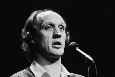 Anefo photo collection. Herman van Veen press conference in connection with his American tour. Press conferences, comedi-stock-foto
