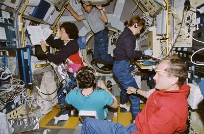 STS071-102-027 (27 June - 7 July 1995) --- Onboard the Spacelab Science Module in the Space Shuttle Atlantis cargo bay,-stock-foto