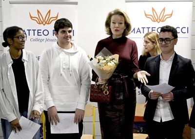 Meeting Queen Mathilde and the writer Genevi?ve Damas in a college in Anderlecht-stock-foto