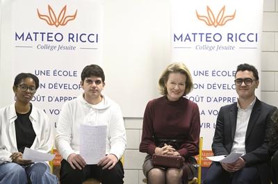 Meeting Queen Mathilde and the writer Genevi?ve Damas in a college in Anderlecht-stock-foto