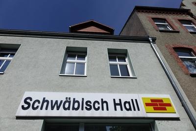 11 05 2017 Falkensee Brandenburg Versicherung in Falkensee Geb?ude Fassade Filiale Bausparka-stock-foto