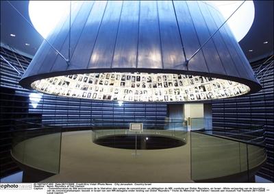 News: Reynders at Yad Vashem - Commémoration du 60è anniversaire de la libération des camps de concentraion: un délégati-stock-foto