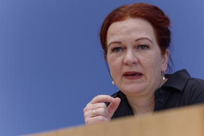 Sta?dtetag warnt vor Finanznotstand-stock-foto