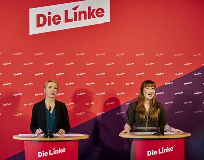 Die Linke nach der Klausur - Ines Schwerdtner + Heide Reichinnek-stock-foto