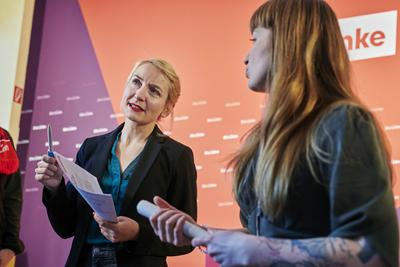 Die Linke nach der Klausur - Ines Schwerdtner + Heide Reichinnek-stock-foto