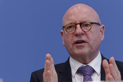 Sta?dtetag warnt vor Finanznotstand-stock-foto