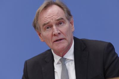 Sta?dtetag warnt vor Finanznotstand-stock-foto