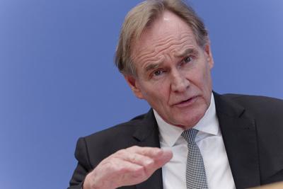 Sta?dtetag warnt vor Finanznotstand-stock-foto