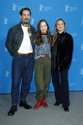 Felix Kramer, Laeni Geiseler, Julia Jentsch-stock-foto