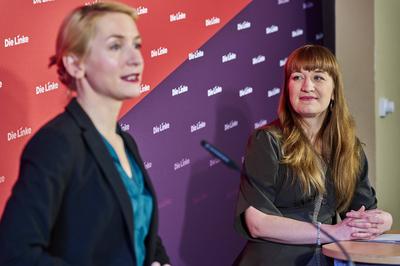 Die Linke nach der Klausur - Ines Schwerdtner + Heide Reichinnek-stock-foto