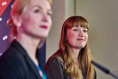Die Linke nach der Klausur - Ines Schwerdtner + Heide Reichinnek-stock-foto