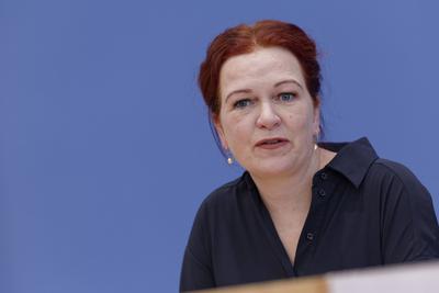 Sta?dtetag warnt vor Finanznotstand-stock-foto