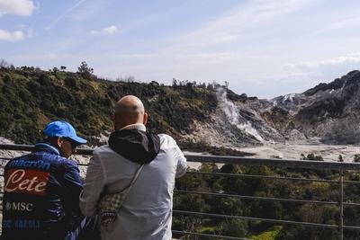 Earthquake today in Naples and Campi Flegrei, two strong tremors: magnitude 3.9.-stock-foto