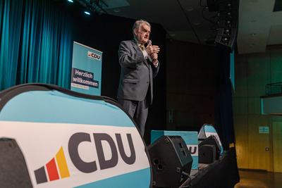 CDU Wahlkampfveranstaltung mit Hendrik Streeck in Bonn 17.02.2025-stock-foto