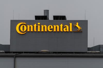 Schriftzug am Continental Standort Limbach-Oberfrohna. Sachsen Deutschland *** Lettering at the Continental location Li-stock-foto