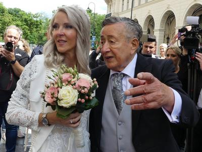 Richard Lugner,Simone Reil?nder, Bienchen, Hochzeit. Wien, 2024, Manfred Siebinger *** Richard Lugner,Simone Reil?nder,-stock-foto