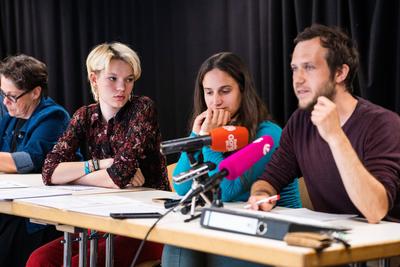 Pressekonferenz der Linken uzr Strafanzeige gegen bayerische Politiker Layla Sommer (Aktivist*in der Letzten Generation)-stock-photo